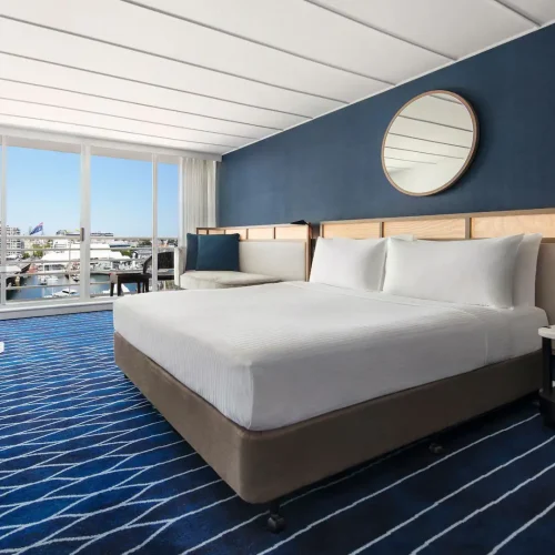 Accommodation 14 SYDRS-P0249-King-Bed-Harbour-View-Balcony.16x9